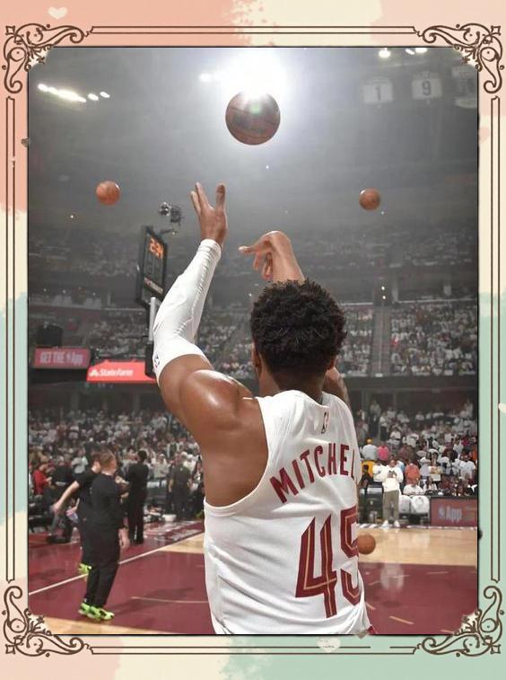 米切尔复出首战，西蒙斯状态火爆，刷新队史纪录成为焦点！